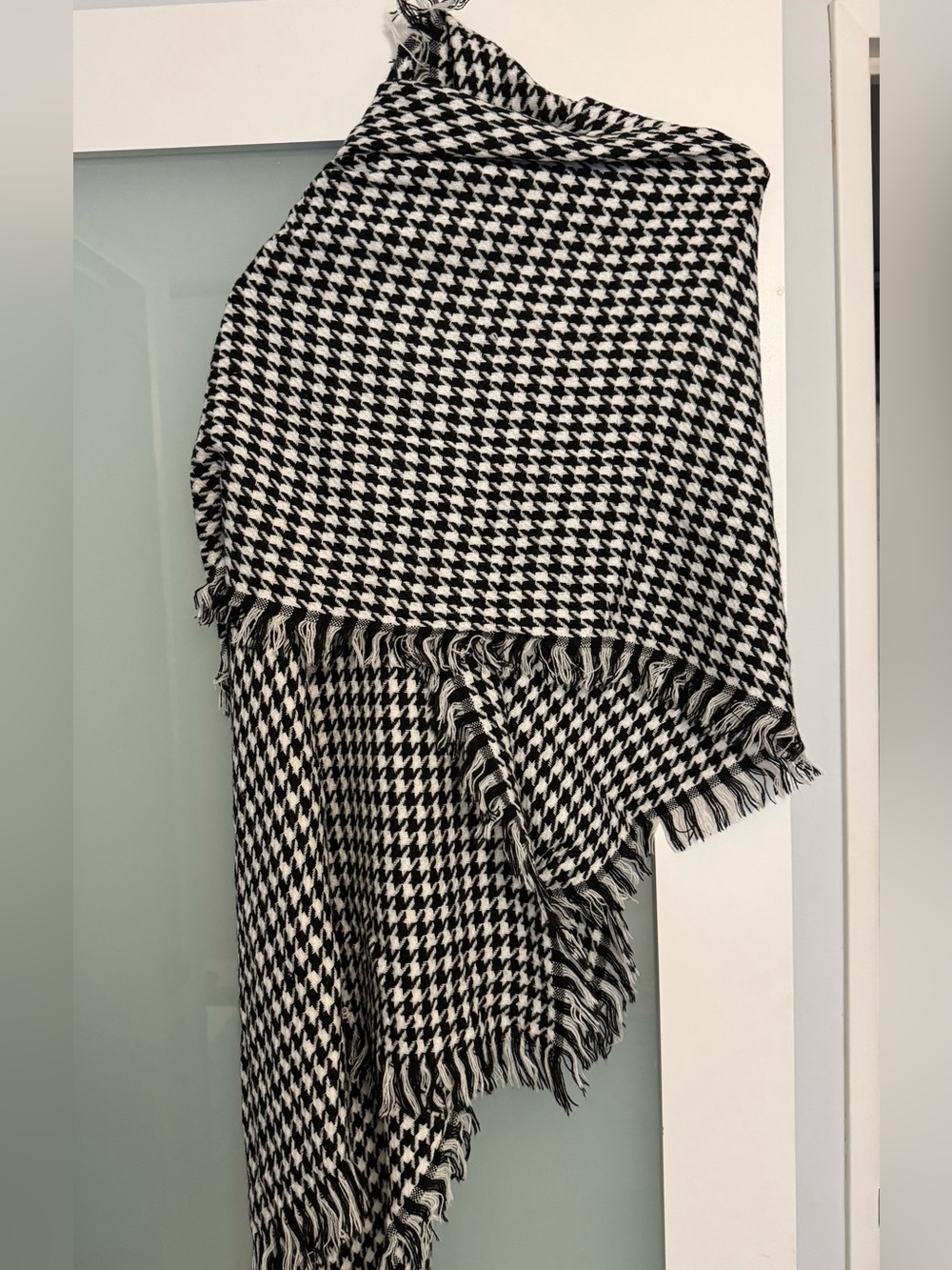 Titika Oversized Black & White Houndstooth Fringe Scarf Wrap Shawl